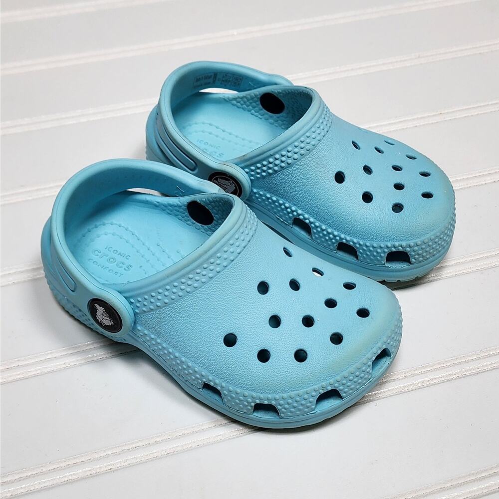 Crocs Classic Light Blue Clogs/Sandals Size 7 Toddler